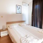 Seaside Garden With 2 Bedroom For Up To 5 Pax *