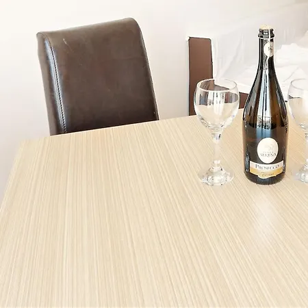 Seaside Garden With 2 Bedroom For Up To 5 Pax Апартамент *