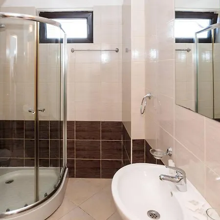 Seaside Garden With 2 Bedroom For Up To 5 Pax Апартамент *