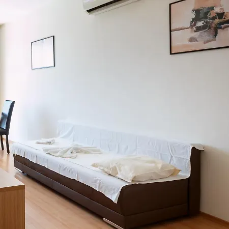 Apartman Seaside Garden With 2 Bedroom For Up To 5 Pax *