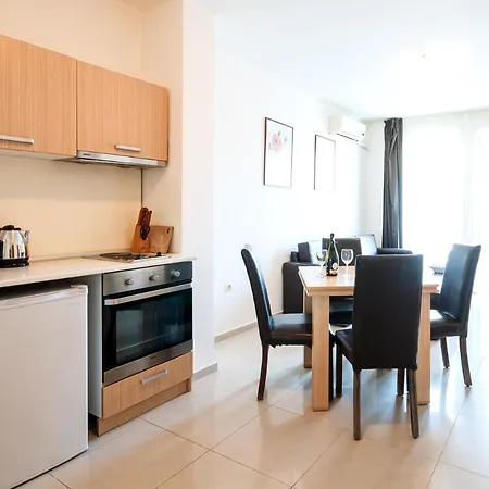 Seaside Garden With 2 Bedroom For Up To 5 Pax * Napospart