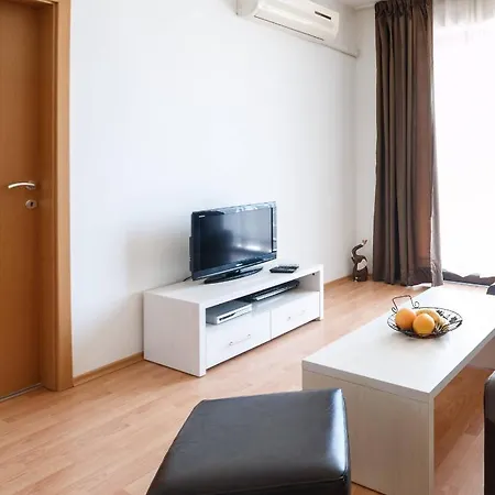 Seaside Garden 2 Bedroom For 4+1 Pax *